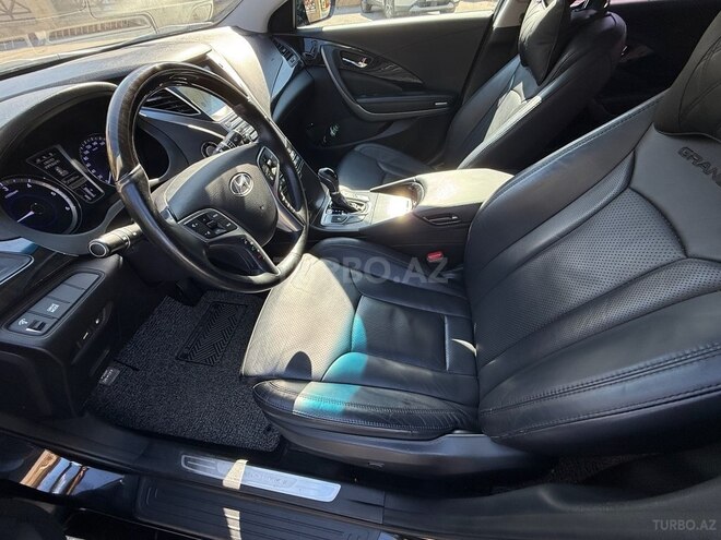 Hyundai Grandeur 2016, 220,000 km - 2.2 л - Bakı