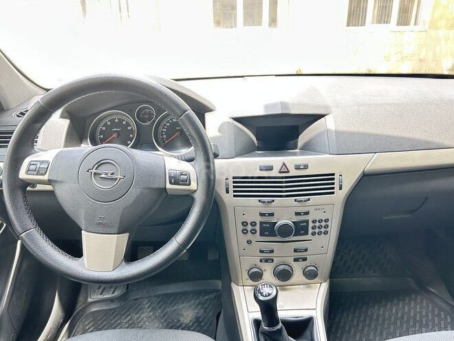 Opel Astra 2007, 232,000 km - 1.4 l - Bakı