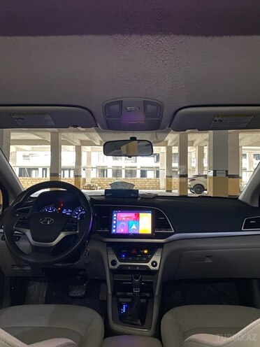 Hyundai Elantra 2015, 238,950 km - 2.0 л - Bakı