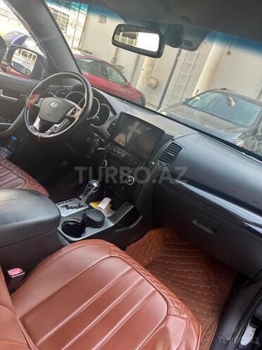 Kia Sorento-8