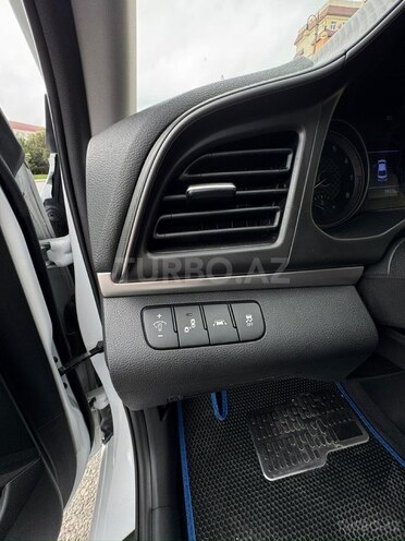 Hyundai Elantra 2019, 127,138 km - 2.0 л - Bakı