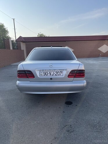 Mercedes E 320 2001, 297,000 km - 3.2 l - Xaçmaz