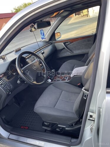 Mercedes E 320 2001, 297,000 km - 3.2 l - Xaçmaz