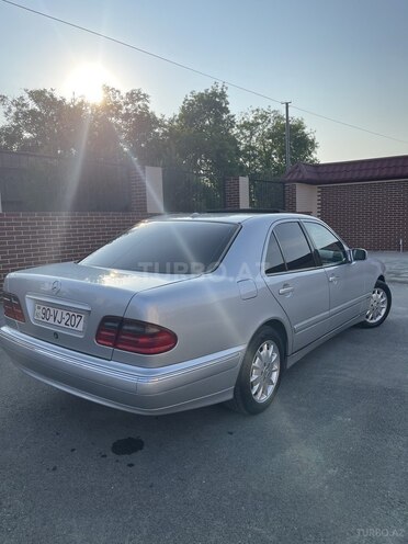 Mercedes E 320 2001, 297,000 km - 3.2 l - Xaçmaz
