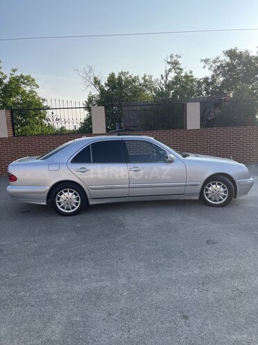 Mercedes E 320 2001, 297,000 km - 3.2 l - Xaçmaz