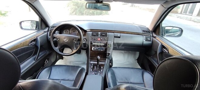 Mercedes E 240 2000, 353,000 km - 2.4 l - Bakı