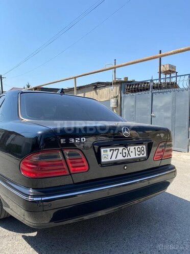 Mercedes E 320 2001, 357,180 km - 3.2 л - Bakı