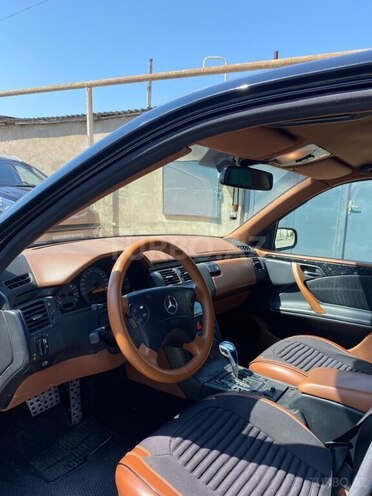 Mercedes E 320 2001, 357,180 km - 3.2 л - Bakı