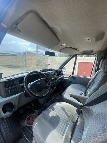 Ford Transit-6