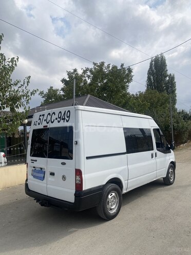 Ford Transit-4