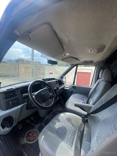 Ford Transit-7