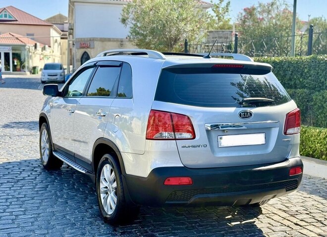 Kia Sorento 2010, 245,000 km - 2.0 l - Bakı