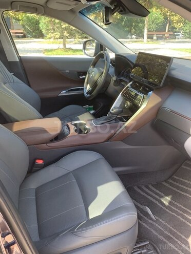 Toyota Venza 2023, 15,700 km - 2.5 l - Bakı