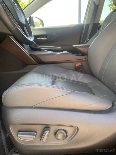 Toyota Venza 2023, 15,700 km - 2.5 l - Bakı