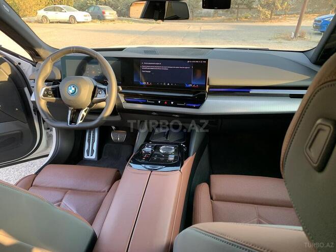 BMW 530e-8
