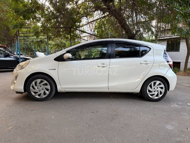 Toyota Aqua 2015, 138,600 km - 1.5 l - Bakı