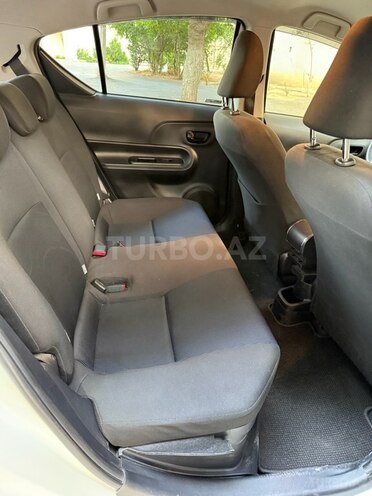 Toyota Aqua 2015, 138,600 km - 1.5 l - Bakı