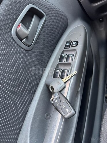 Kia Rio 2005, 330,000 km - 1.6 l - Masallı