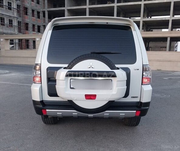 Mitsubishi Pajero 2008, 189,000 km - 3.0 l - Bakı