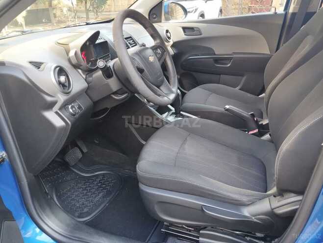 Chevrolet Aveo-8