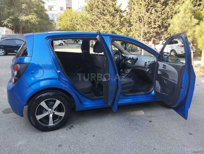 Chevrolet Aveo-10