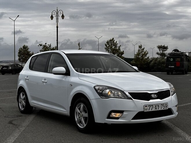 Kia Ceed 2011, 240,000 km - 1.4 l - Sumqayıt