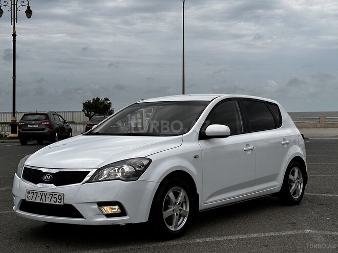 Kia Ceed 2011, 240,000 km - 1.4 l - Sumqayıt