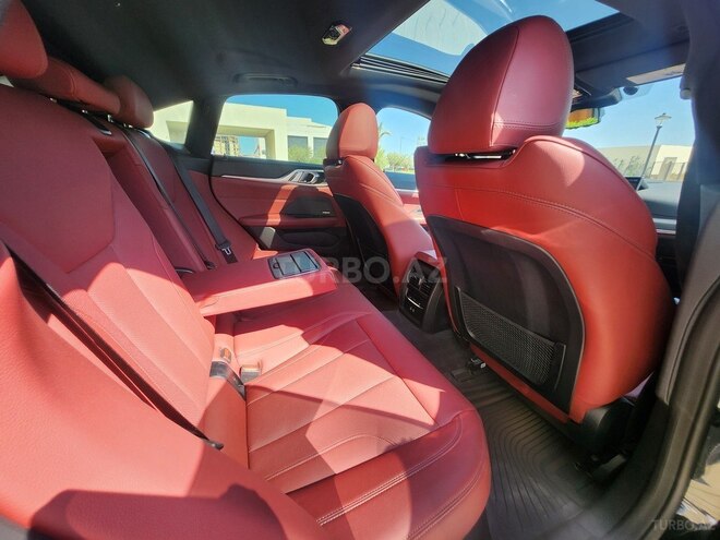 BMW i4-10