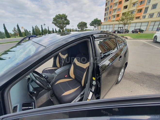 Toyota Prius-3