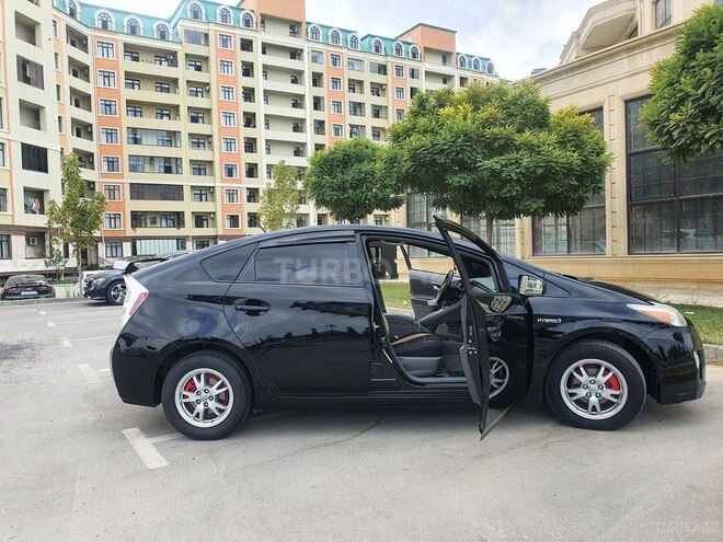 Toyota Prius-9