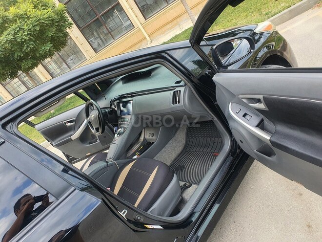 Toyota Prius-7