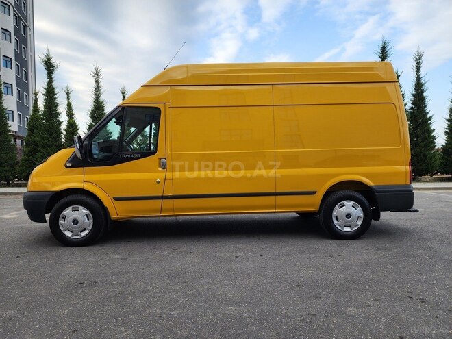 Ford Transit 2010, 206,000 km - 2.4 l - Quba
