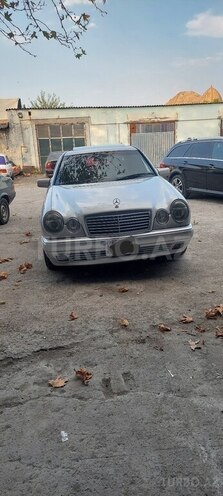Mercedes E 200 1998, 420,000 km - 2.0 l - Gəncə