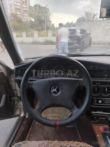 Mercedes 190 1991, 220,000 km - 1.8 l - Sumqayıt