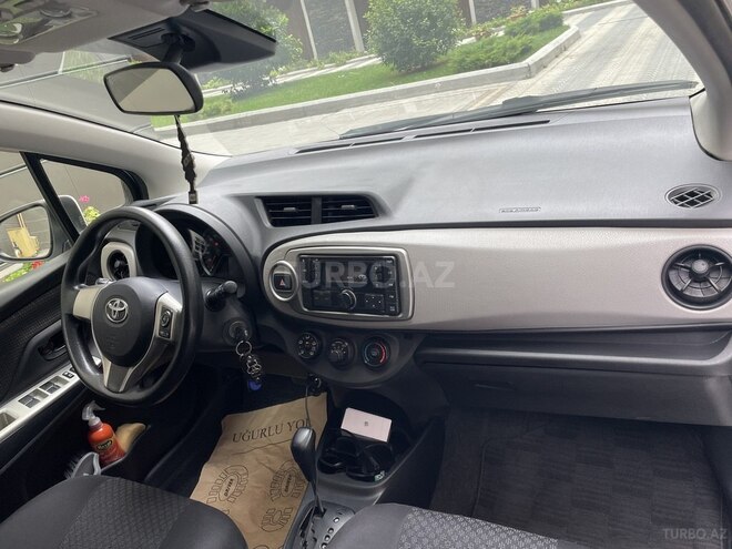 Toyota Vitz 2016, 118,000 km - 1.3 л - Bakı