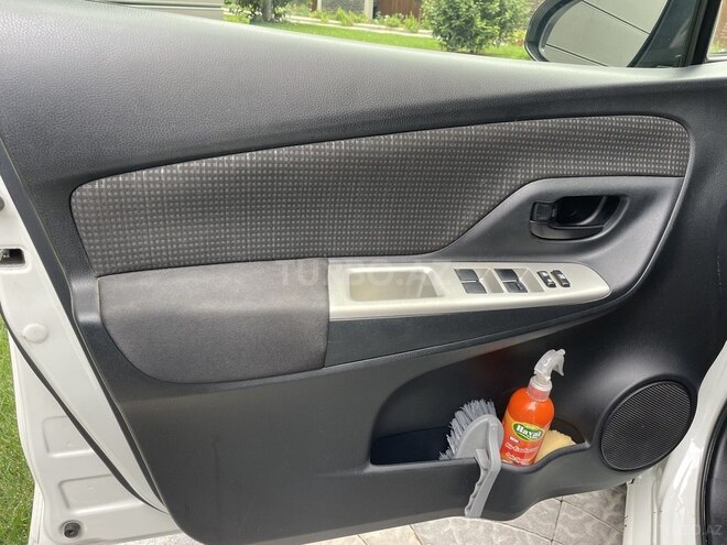 Toyota Vitz 2016, 118,000 km - 1.3 л - Bakı