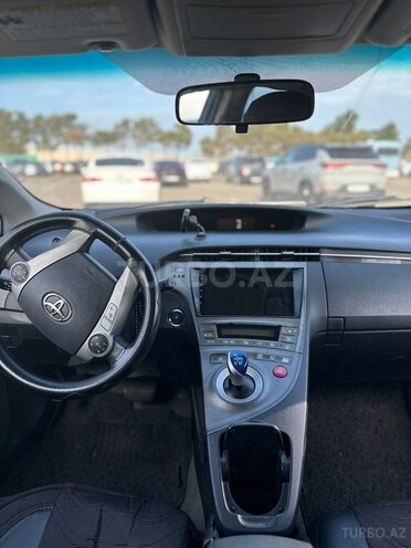 Toyota Prius 2015, 302,777 km - 1.8 л - Bakı