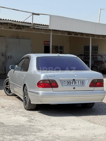 Mercedes E 270 2000, 312,000 km - 2.7 l - Neftçala