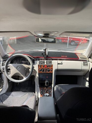 Mercedes E 270 2000, 312,000 km - 2.7 l - Neftçala