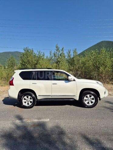 Toyota Land Cruiser Prado 2010, 110,000 km - 2.7 л - Şəki