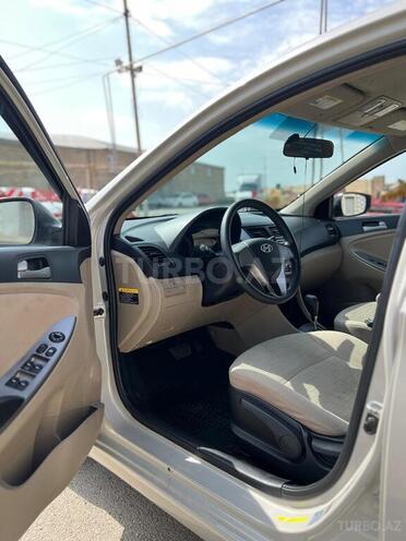 Hyundai Accent 2015, 231,500 km - 1.6 l - Bakı