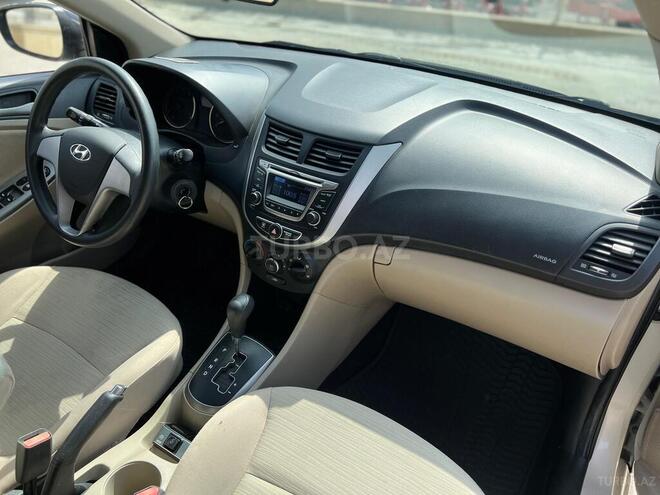 Hyundai Accent 2015, 231,500 km - 1.6 l - Bakı