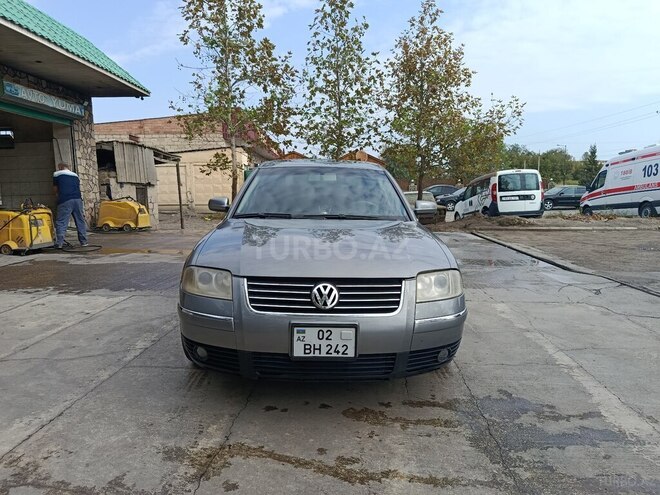 Volkswagen Passat 2003, 270,048 km - 1.8 л - Yevlax