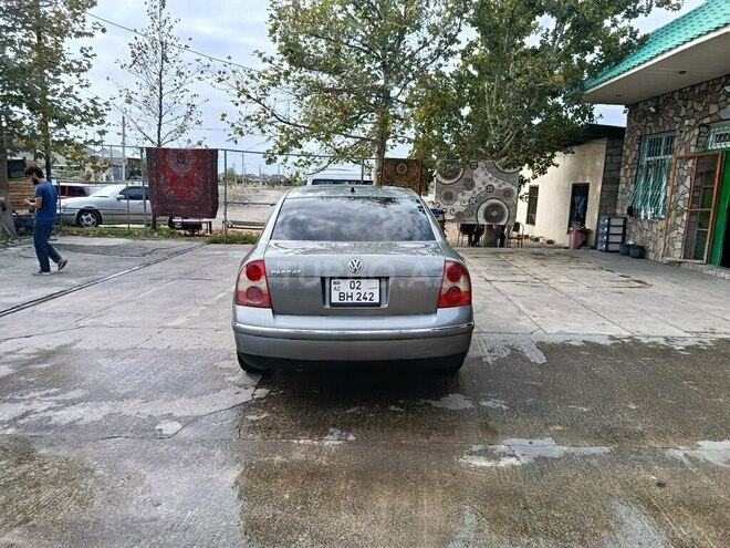 Volkswagen Passat 2003, 270,048 km - 1.8 л - Yevlax
