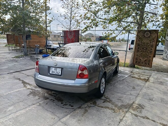 Volkswagen Passat 2003, 270,048 km - 1.8 л - Yevlax