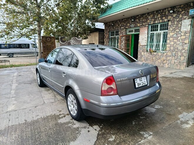 Volkswagen Passat 2003, 270,048 km - 1.8 л - Yevlax