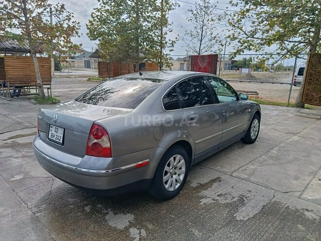 Volkswagen Passat 2003, 270,048 km - 1.8 л - Yevlax