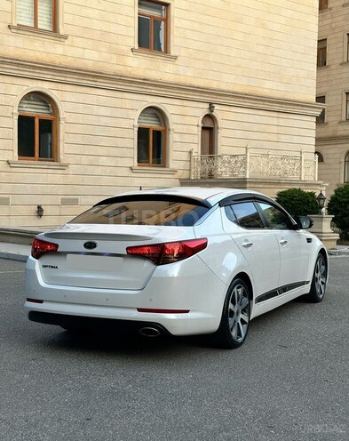 Kia Optima-4
