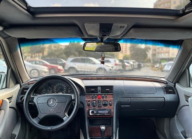 Mercedes C 200 1999, 265,234 km - 2.0 l - Bakı