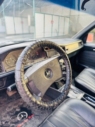 Mercedes 190-6